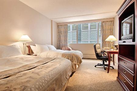 Ramada Hotel Downtown Calgary 02.[1]